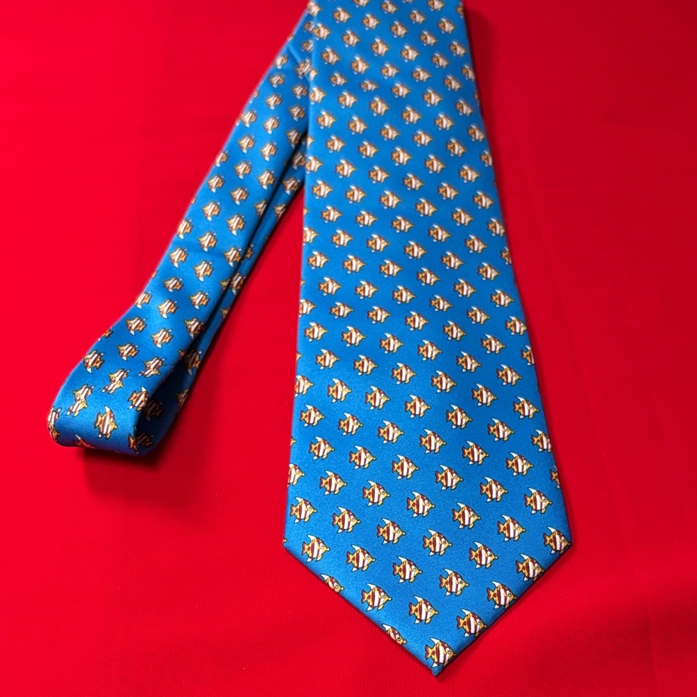 Utopia rayon fish tie. Like new!